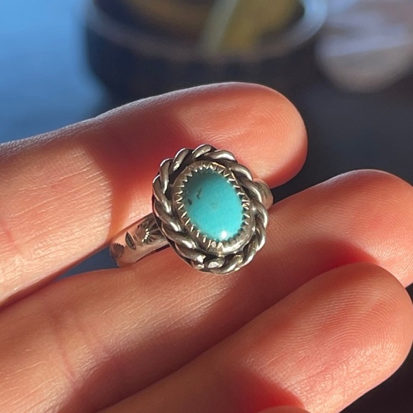Handmade Kingman turquoise ring in sterling silver. - Picture 6 of 6